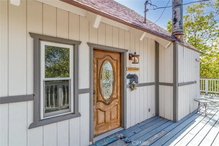 1208 Yosemite Drive, Lake Arrowhead, California 92352
