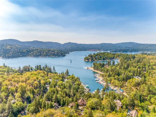 1208 Yosemite Drive, Lake Arrowhead, California 92352
