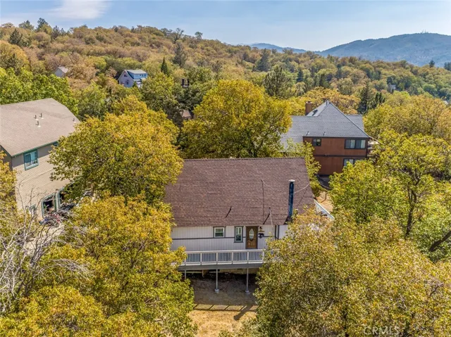 1208 Yosemite Drive, Lake Arrowhead, California 92352
