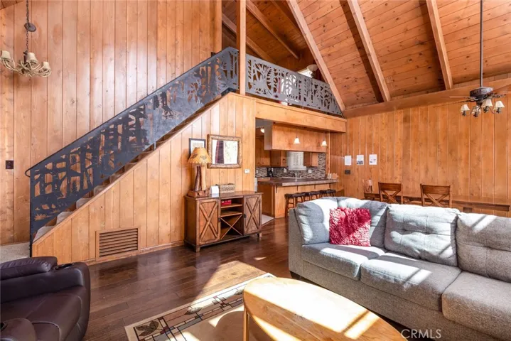 1208 Yosemite Drive, Lake Arrowhead, California 92352