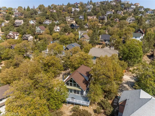 1208 Yosemite Drive, Lake Arrowhead, California 92352
