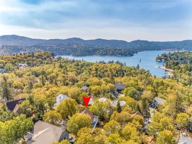 1208 Yosemite Drive, Lake Arrowhead, California 92352