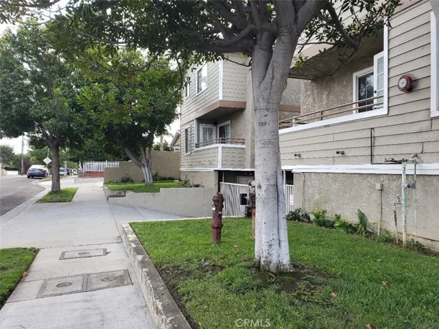 1660 W 220th Street 1, Torrance, California 90501