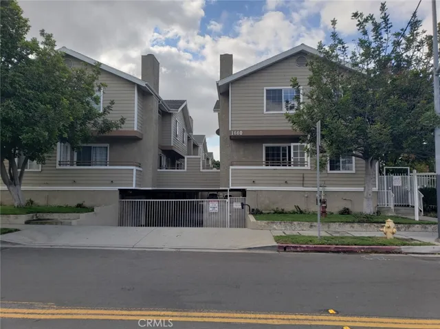 1660 W 220th Street 1, Torrance, California 90501