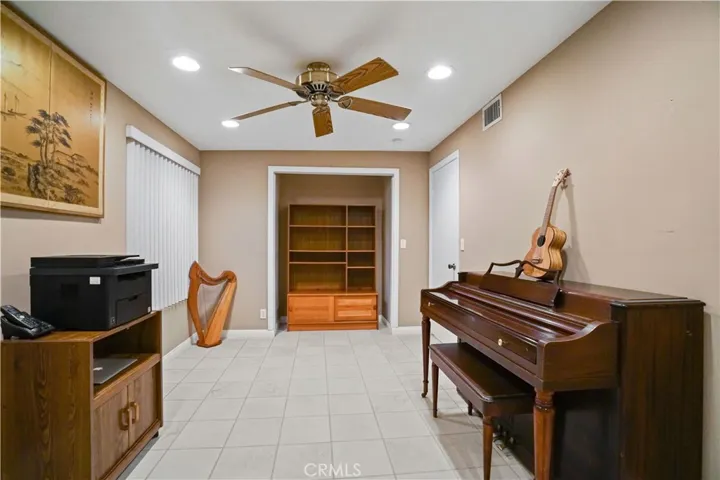 9930 Owensmouth Avenue 3, Chatsworth, California 91311