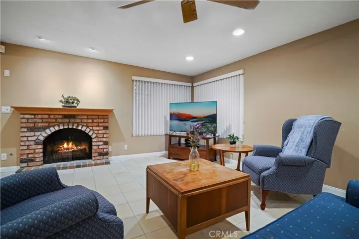 9930 Owensmouth Avenue 3, Chatsworth, California 91311