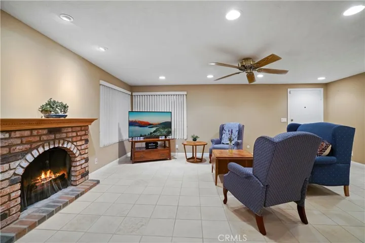 9930 Owensmouth Avenue 3, Chatsworth, California 91311