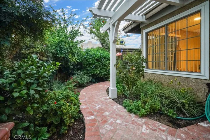 9930 Owensmouth Avenue 3, Chatsworth, California 91311