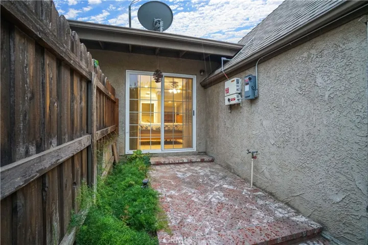 9930 Owensmouth Avenue 3, Chatsworth, California 91311