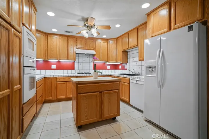 9930 Owensmouth Avenue 3, Chatsworth, California 91311