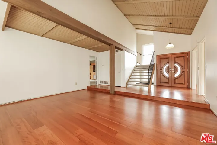 17902 Wellbank Lane, Huntington Beach, California 92649