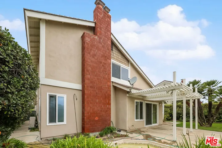 17902 Wellbank Lane, Huntington Beach, California 92649