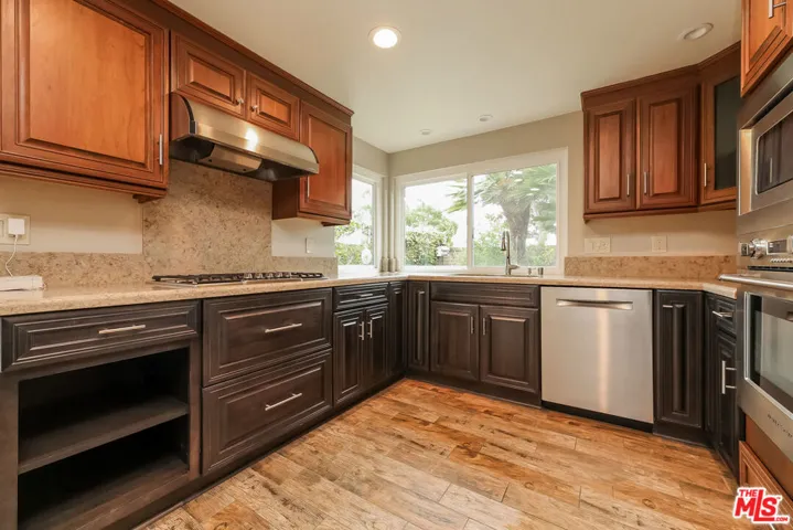 17902 Wellbank Lane, Huntington Beach, California 92649