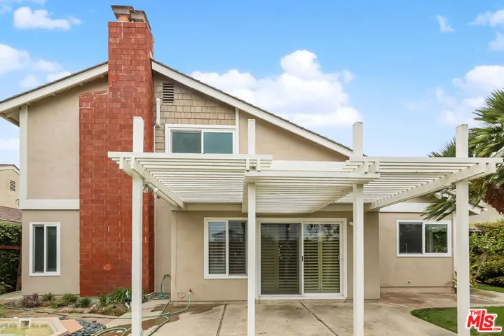 17902 Wellbank Lane, Huntington Beach, California 92649