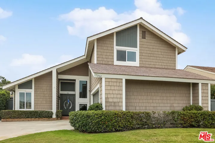 17902 Wellbank Lane, Huntington Beach, California 92649