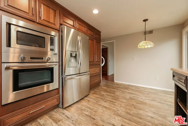 17902 Wellbank Lane, Huntington Beach, California 92649