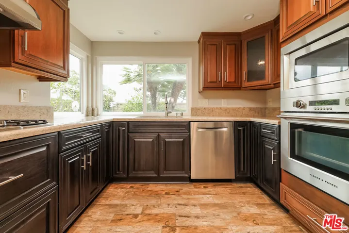 17902 Wellbank Lane, Huntington Beach, California 92649