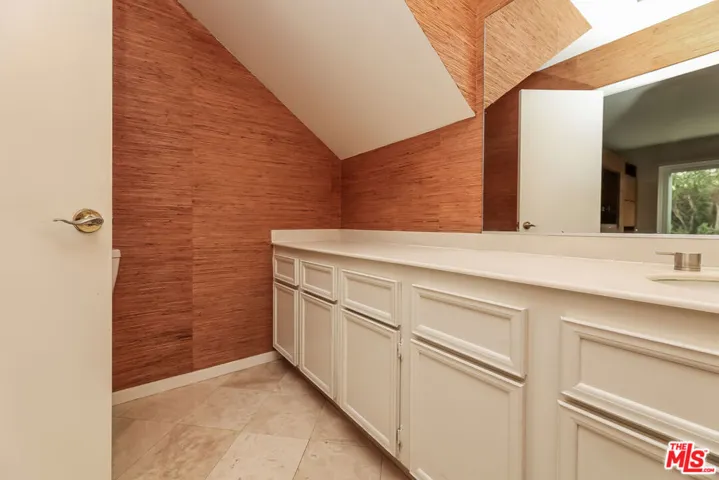 17902 Wellbank Lane, Huntington Beach, California 92649