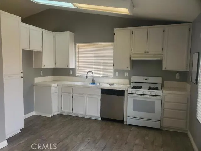 13112 Princeton Drive, Victorville, California 92392