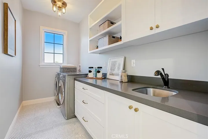 3513 Ashwood Avenue, Los Angeles, California 90066