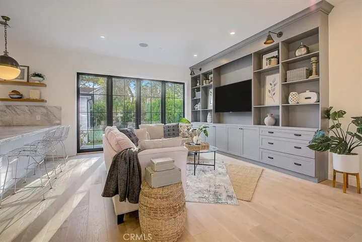 3513 Ashwood Avenue, Los Angeles, California 90066