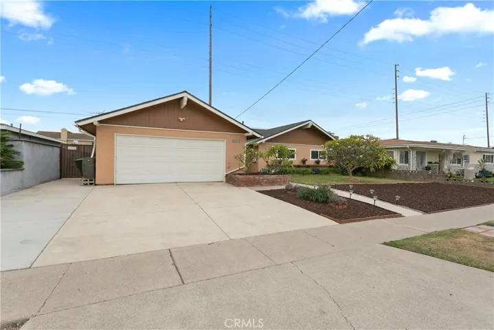 6252 Navajo Road, Westminster, California 92683