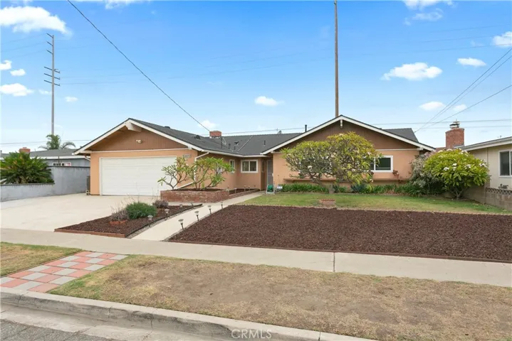 6252 Navajo Road, Westminster, California 92683