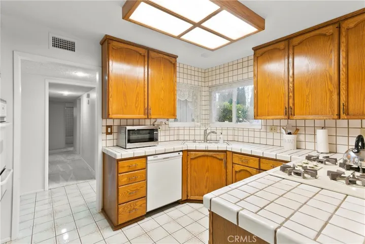 6252 Navajo Road, Westminster, California 92683