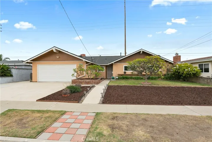 6252 Navajo Road, Westminster, California 92683