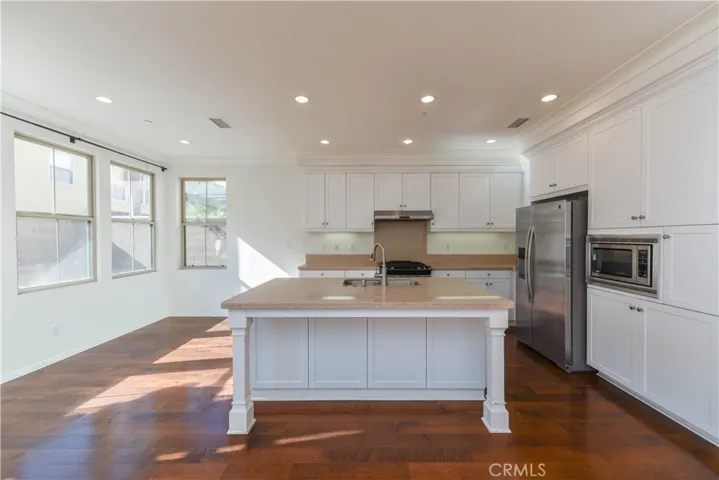 34 Peach Blossom 43, Irvine, California 92618
