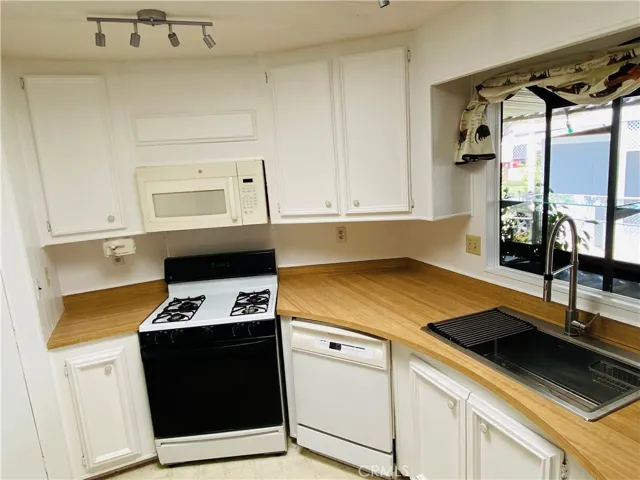 5001 W Florida 630, Hemet, California 92545
