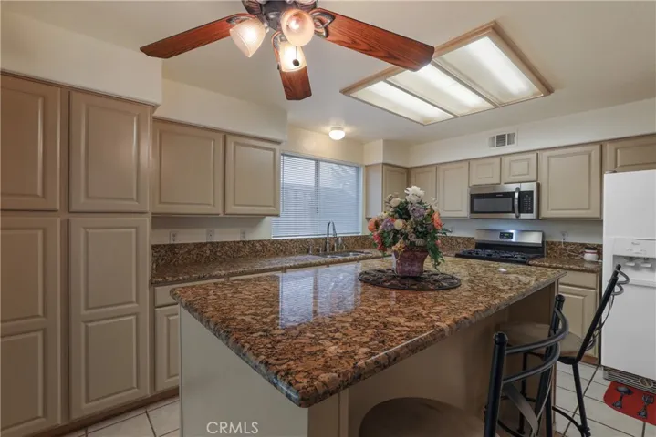 43163 Camino Caruna, Temecula, California 92592
