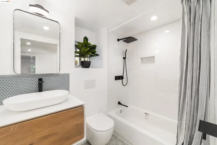 4551 Tompkins, Oakland, California 94619