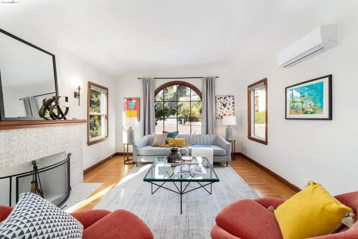 4551 Tompkins, Oakland, California 94619