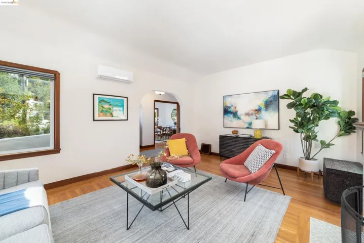 4551 Tompkins, Oakland, California 94619