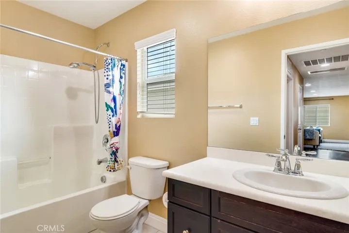 16760 Morning Dew Lane, Fontana, California 92336