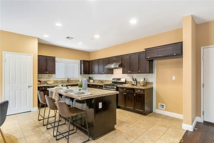 16760 Morning Dew Lane, Fontana, California 92336