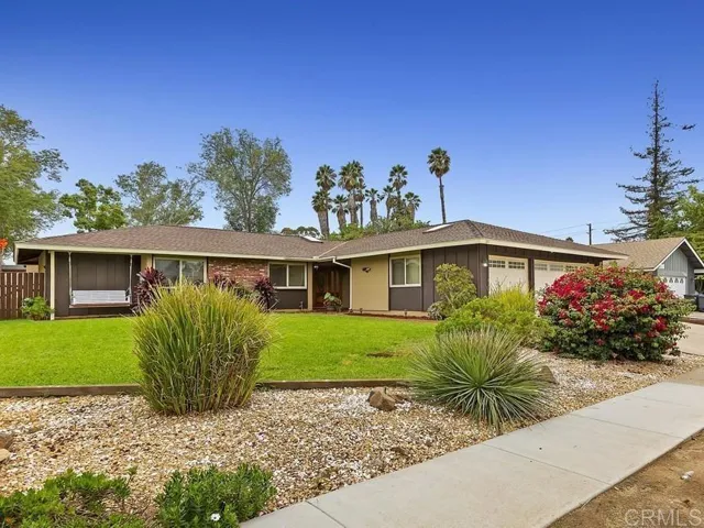 535 Howe Place, Escondido, California 92025