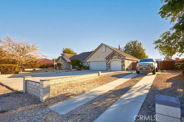 14447 Choco Road, Apple Valley, California 92307