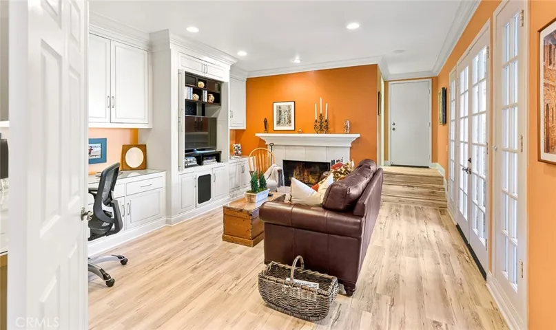 10 Salzburg 46, Newport Beach, California 92660