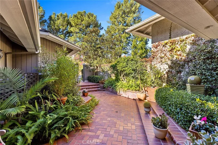 10 Salzburg 46, Newport Beach, California 92660