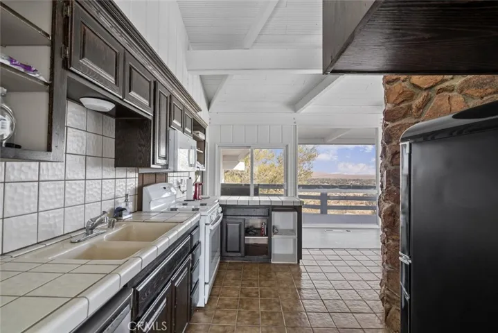 16822 Glenfall Avenue, Palmdale, California 93591