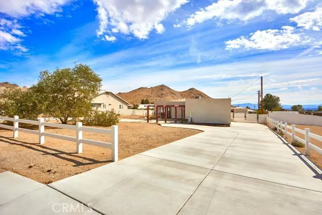 16433 Rimrock Road, Apple Valley, California 92307