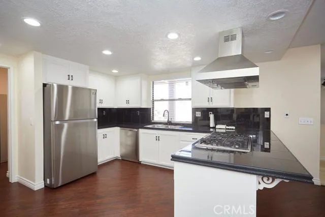 16433 Rimrock Road, Apple Valley, California 92307
