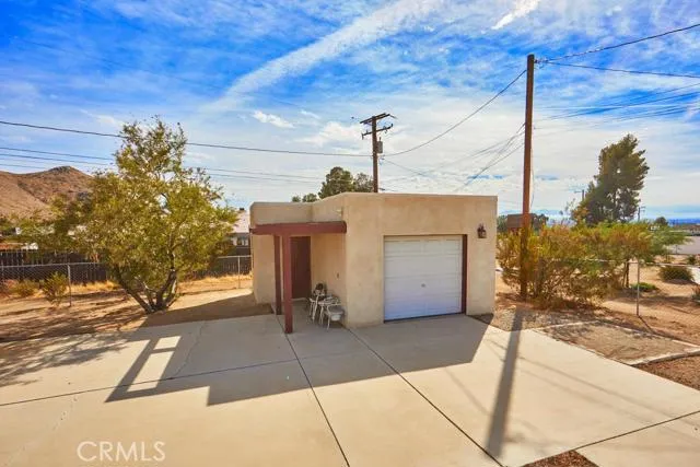 16433 Rimrock Road, Apple Valley, California 92307
