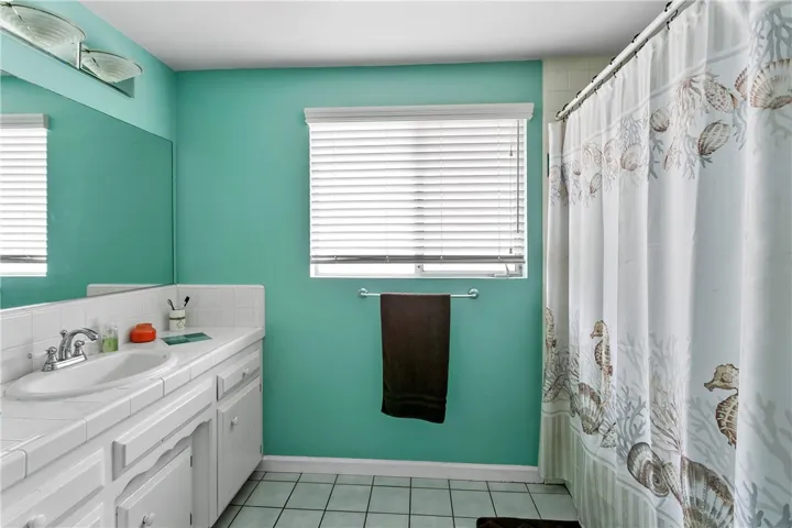 1447 N 1st Avenue, Upland, California 91786