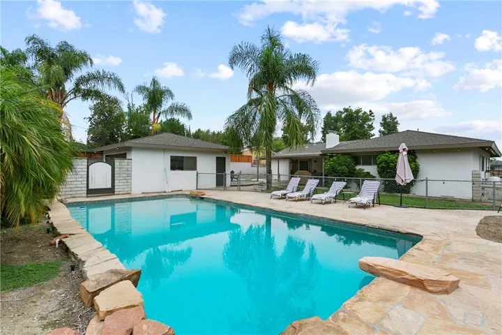 1447 N 1st Avenue, Upland, California 91786