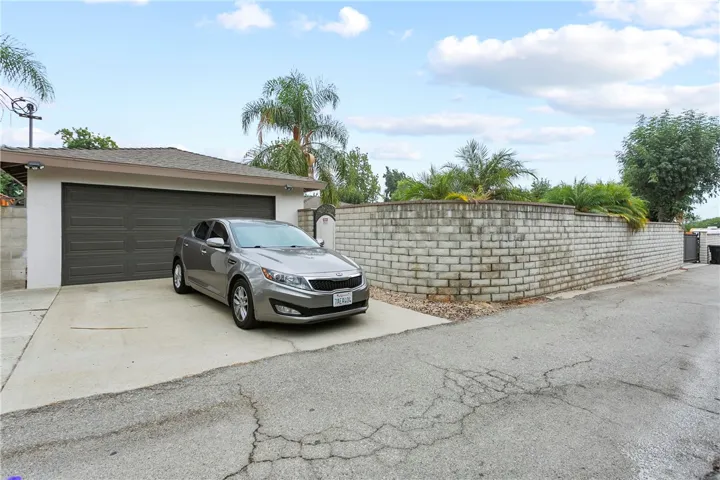 1447 N 1st Avenue, Upland, California 91786