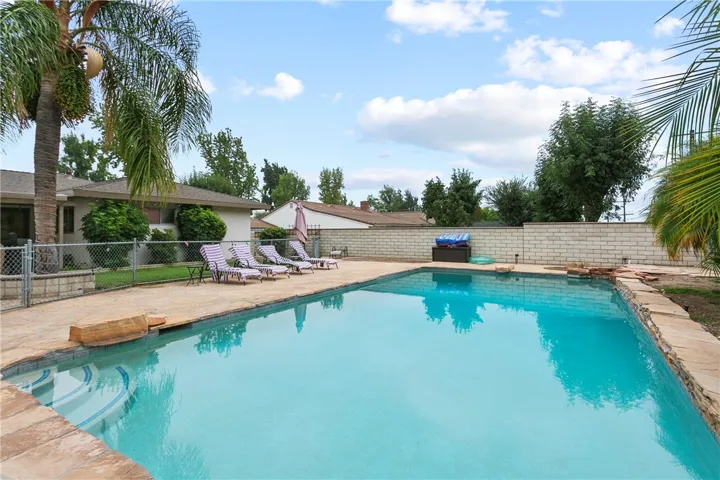1447 N 1st Avenue, Upland, California 91786