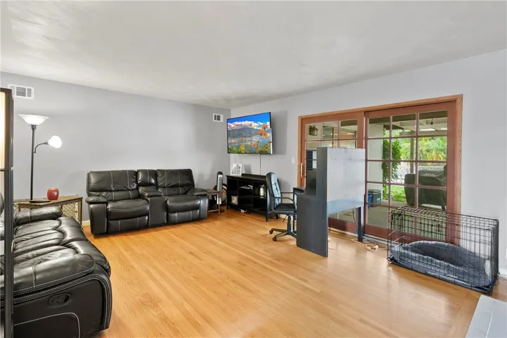 1447 N 1st Avenue, Upland, California 91786